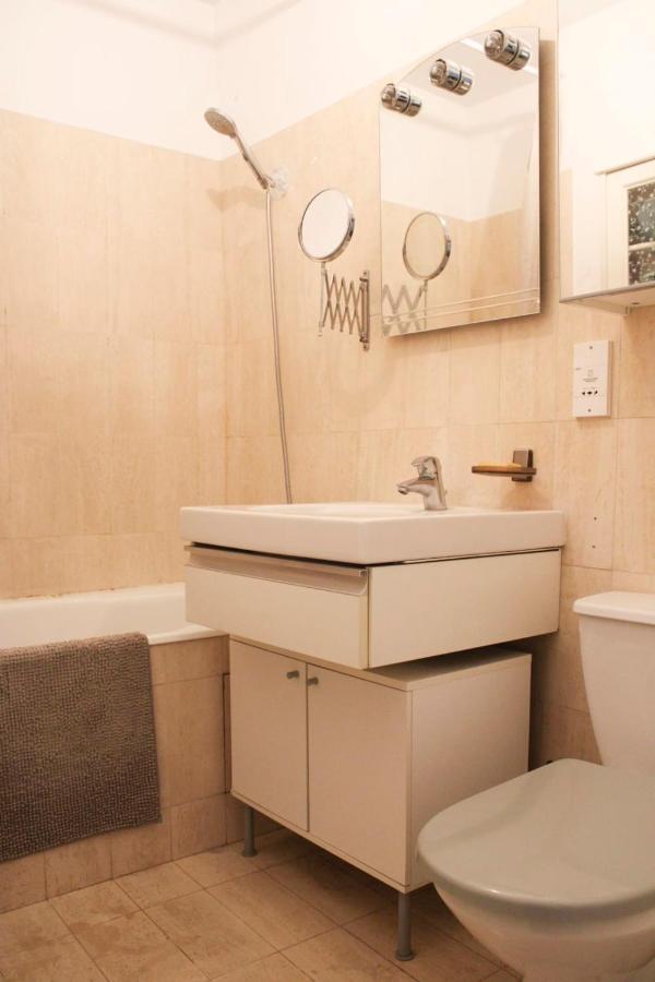 Apartamento A Cosy Little Nest In The 5Th Arrondissement París Exterior foto