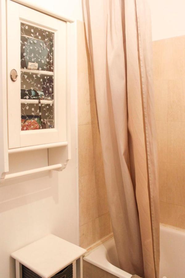 Apartamento A Cosy Little Nest In The 5Th Arrondissement París Exterior foto